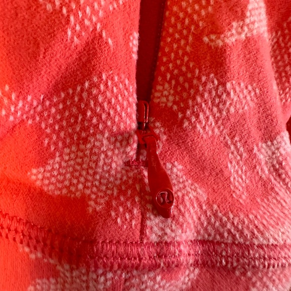 Cropped camo Lulu running top - Picture 3 of 4